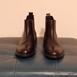 Johnston & Murphy Lyla Chelsea Ankle Boot